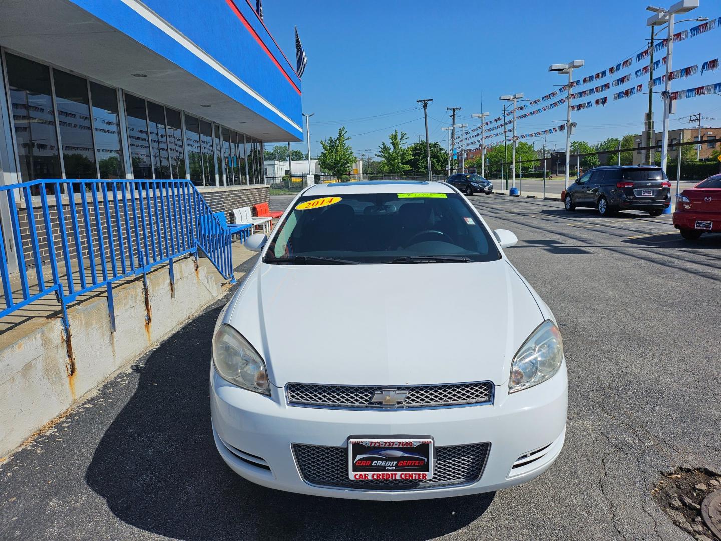 2014 WHITE Chevrolet Impala LT (2G1WB5E39E1) with an 3.6L V6 DOHC 16V FFV engine, 6-Speed Automatic transmission, located at 7600 S Western Ave., Chicago, IL, 60620, (773) 918-3980, 0.000000, 0.000000 - Photo#2